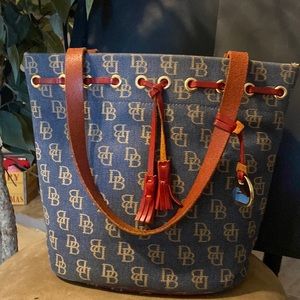 Authentic Dooney & Bourke heavy Jean monogrammed Fabric Canvas small tote 😍🥰